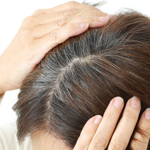 A medicated hair growth tonic that provides gentle nourishment for hair growth.